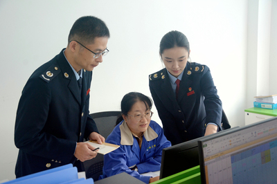 榮成稅務(wù) '稅密碼'助力'海帶之都'合成技術(shù)研發(fā)揚(yáng)帆遠(yuǎn)航